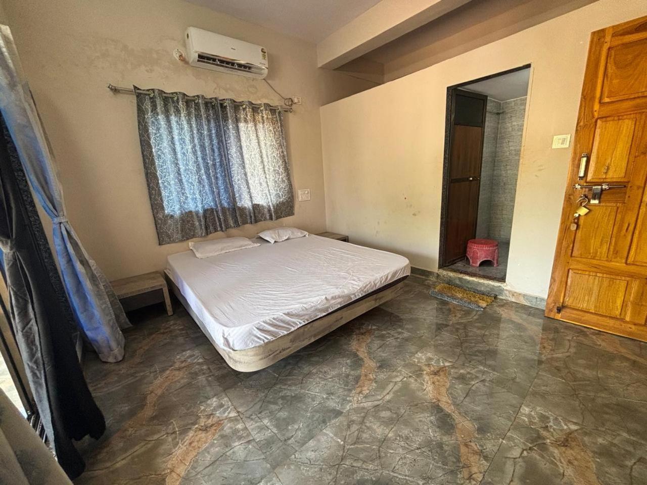 Harnai Shobhnath Home Stay חדר תמונה
